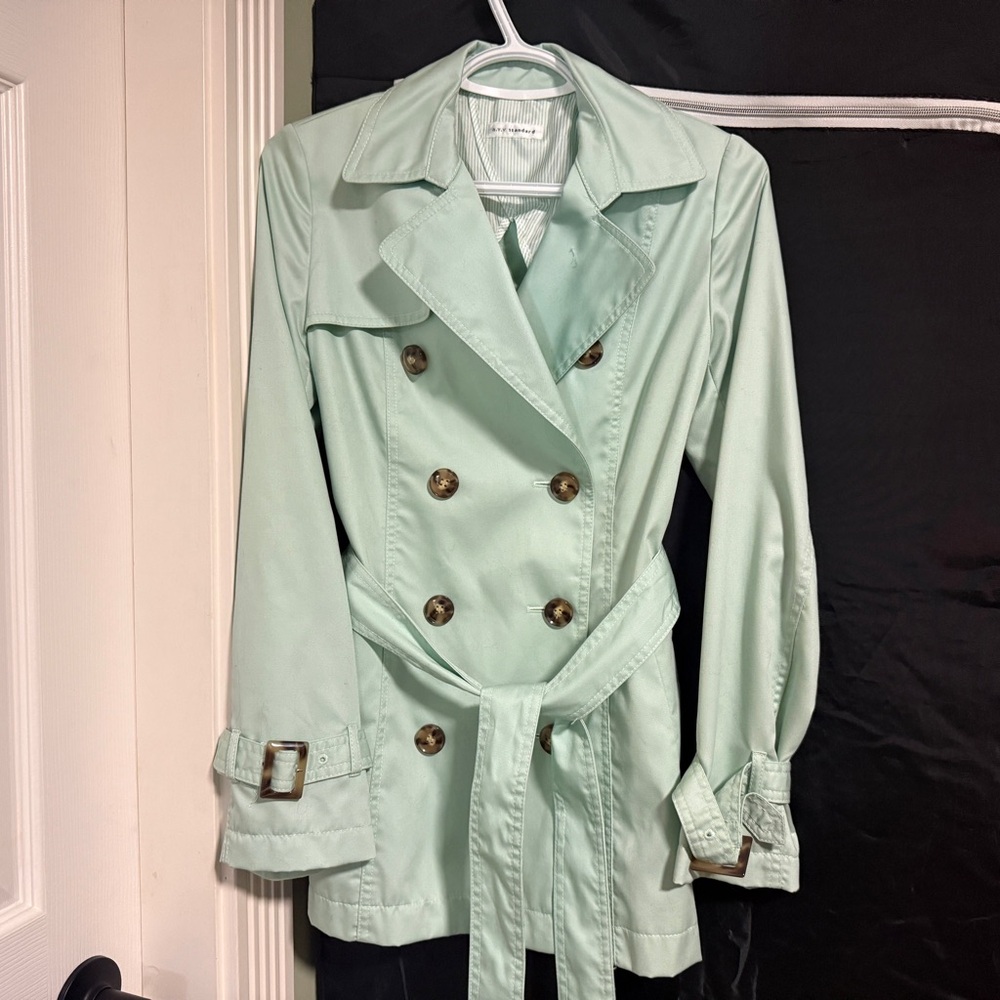 Spring Mint Green Double-Breasted Trench Coat